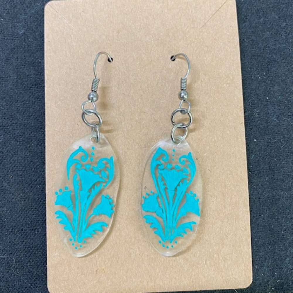 Dangling Earrings with Floral Pattern
